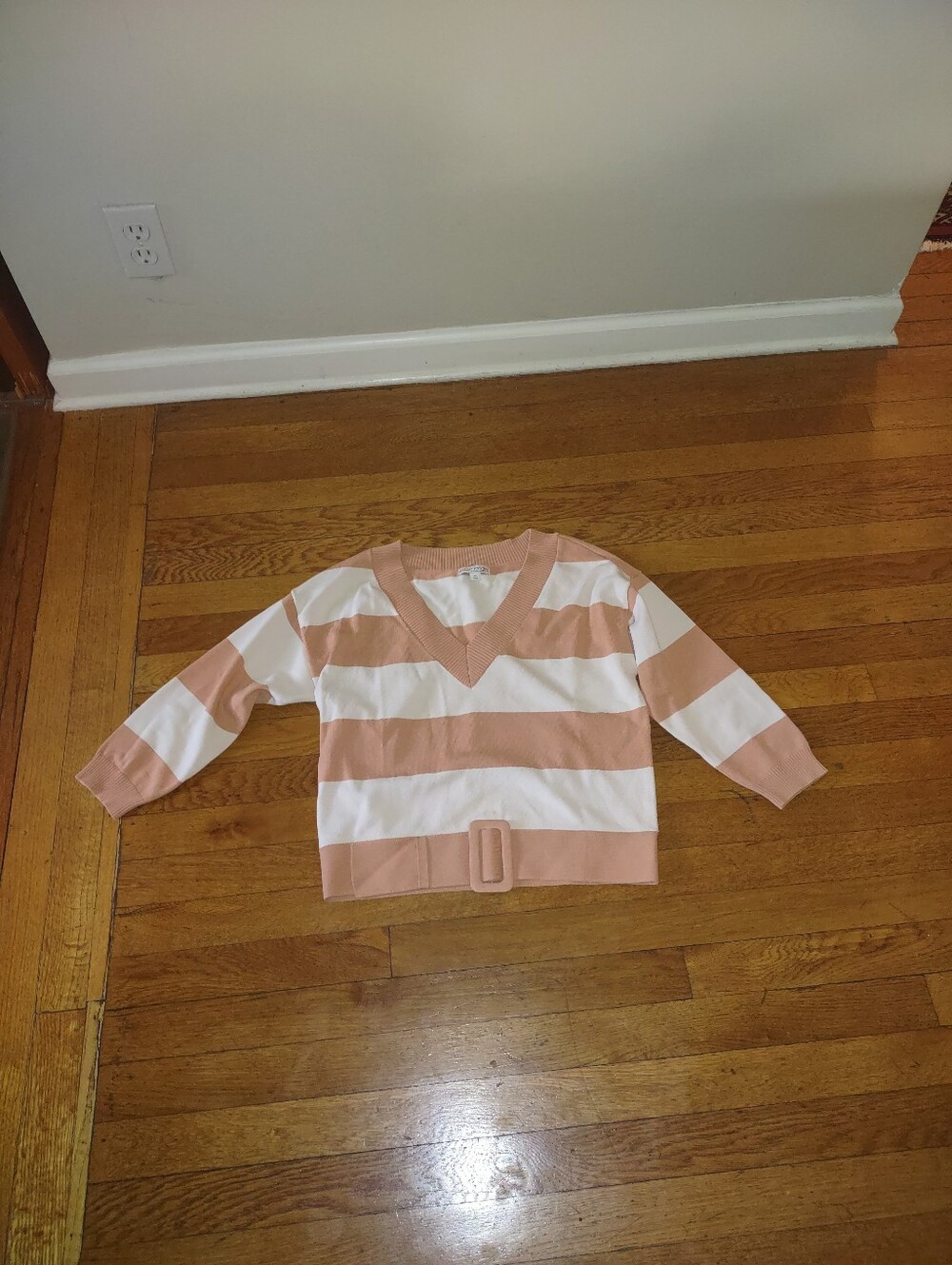 Eva Mendes NY Co beige and White striped v-neck sweater belt hem detail medium